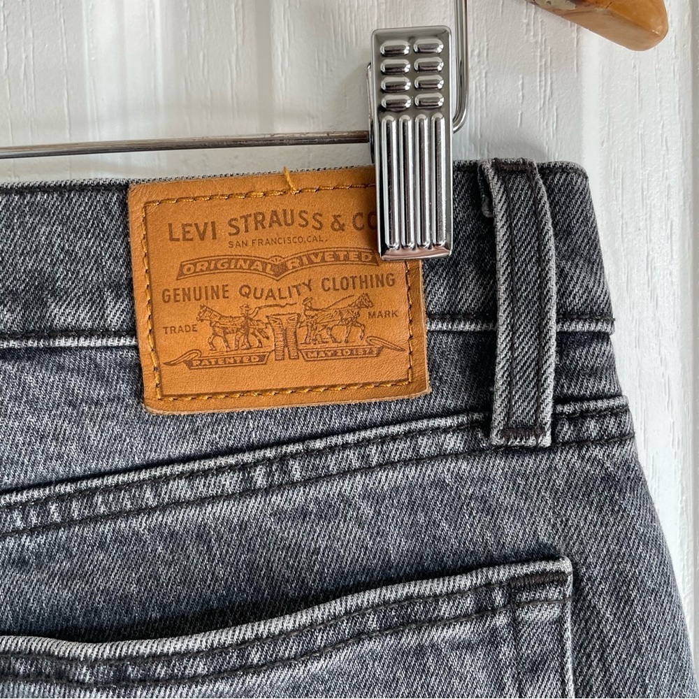 Levi’s Premium Wedgie Straight Jeans Women’s 29 Black Gray Faded Button Fly EUC - Picture 8 of 16